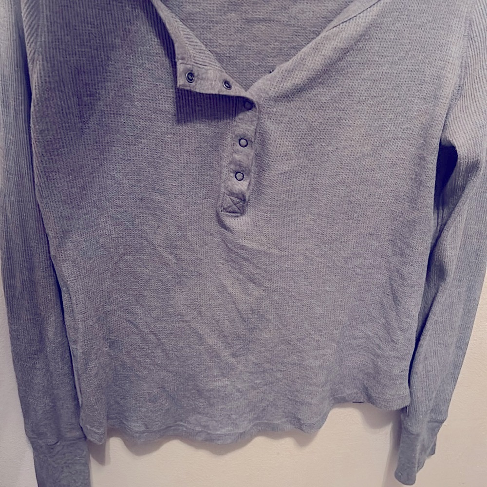 Women’s “thermal” style fitted shirt